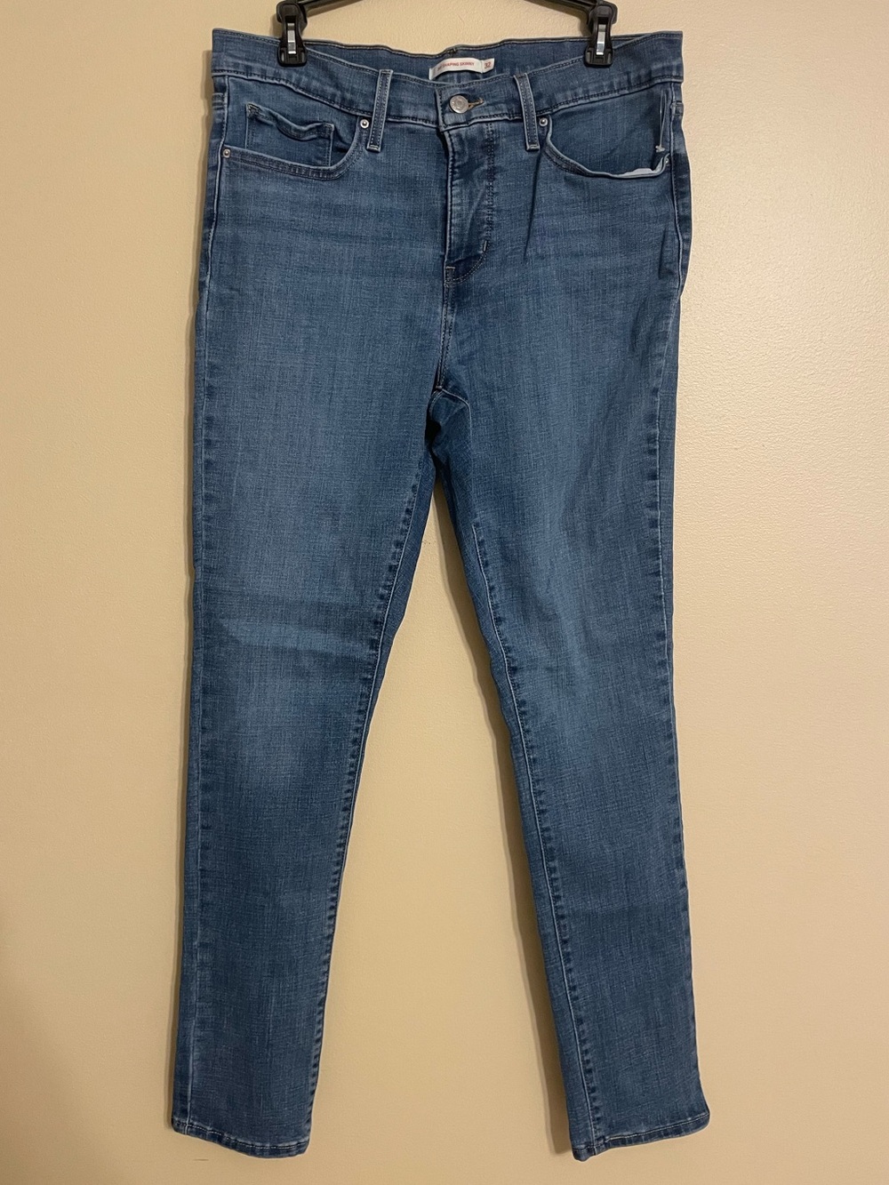 Levi's Women's 311 Shaping Skinny Blue Size‎ 32 Jeans